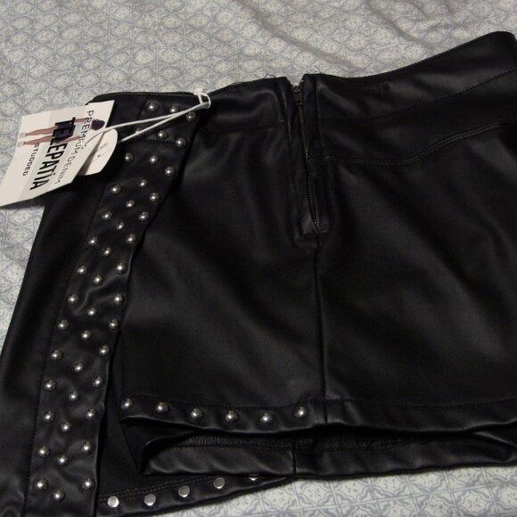 Telepatia Black Pleather Studded Skort - NWT - size M - Picture 10 of 11